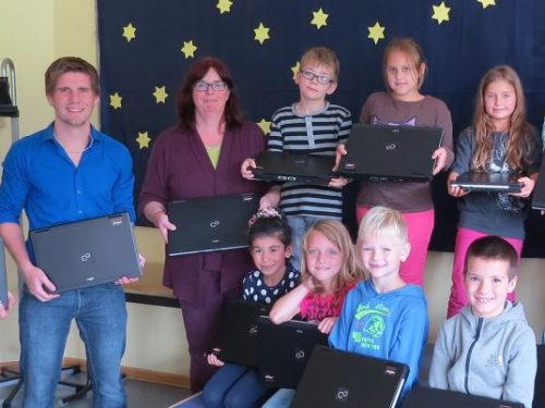 Weber Gruppe spendet mit Freuden Laptops für schulische Ausbildung